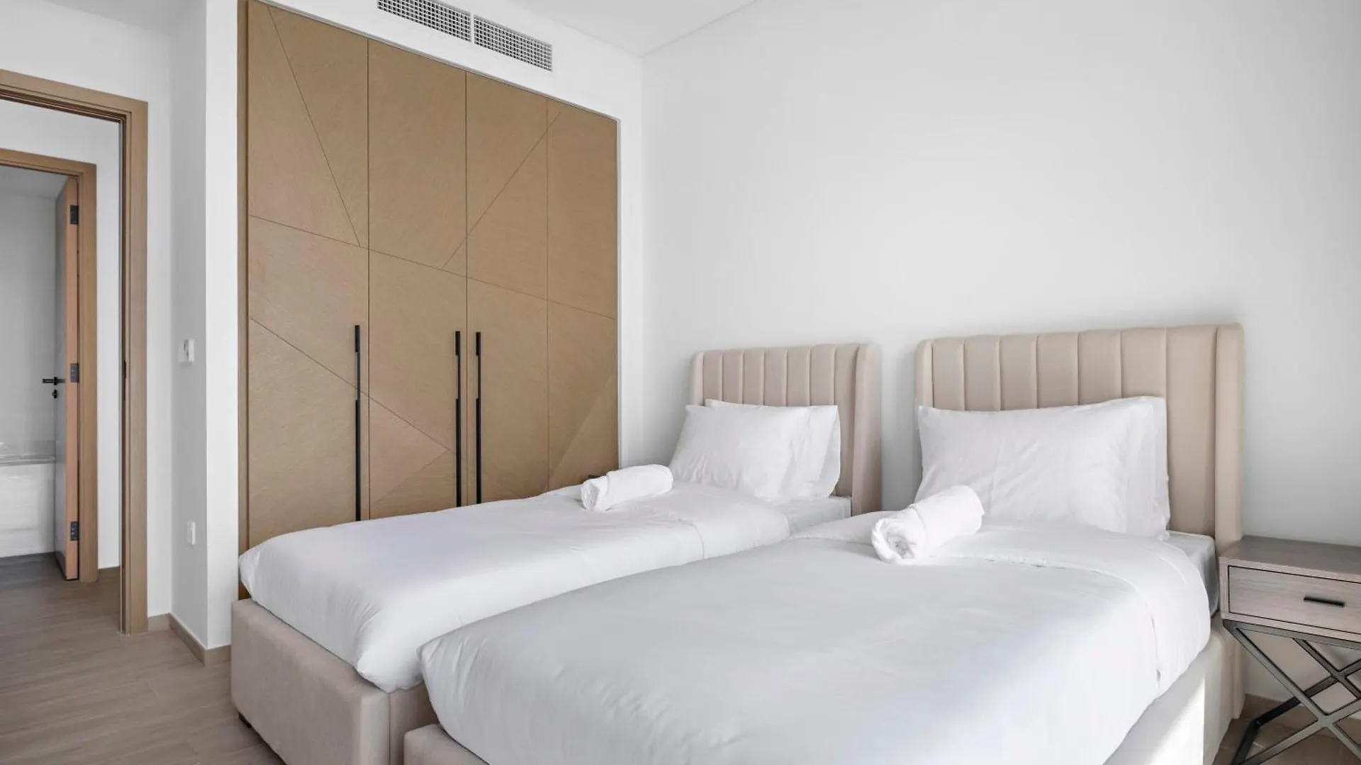 Amazing 2Br With A Lagoon View In Creek Harbour Dubai